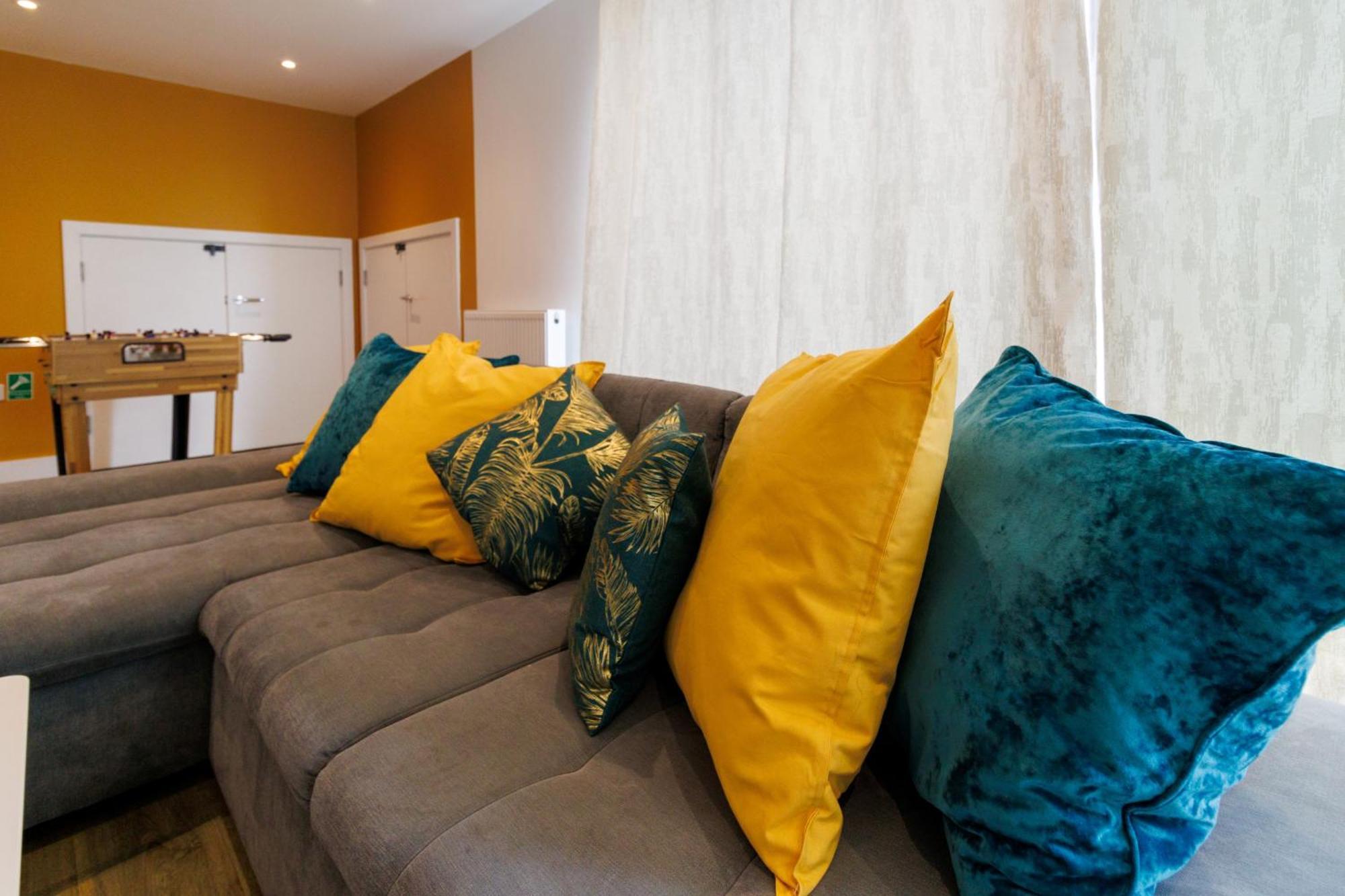 City Centre, Sleeps 7, Stunning Views & Parking, Interconnected Rooms Long Stay Work Contractor Leisure, Diamond Penthouse CBG Exterior foto