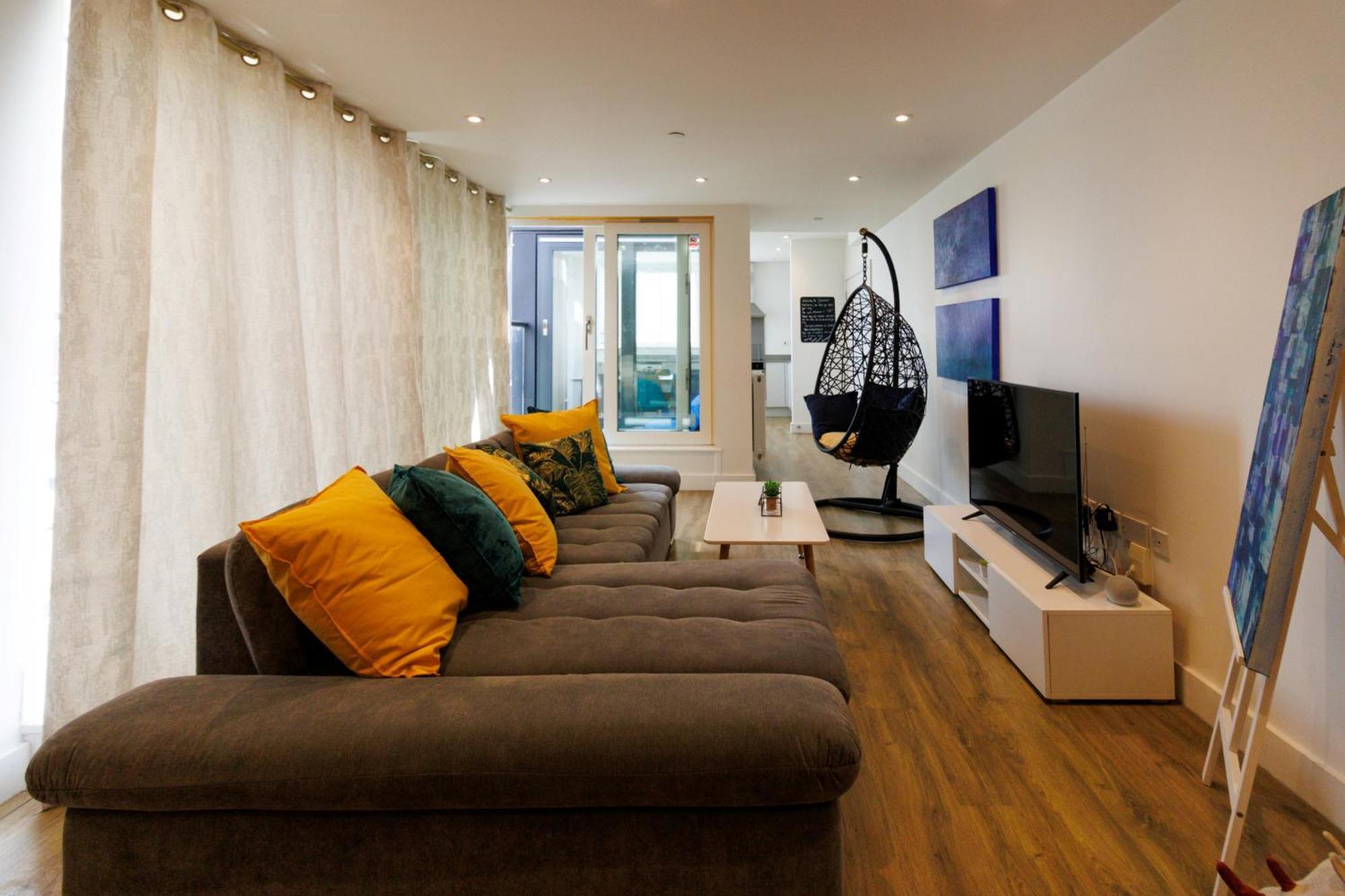 City Centre, Sleeps 7, Stunning Views & Parking, Interconnected Rooms Long Stay Work Contractor Leisure, Diamond Penthouse CBG Exterior foto